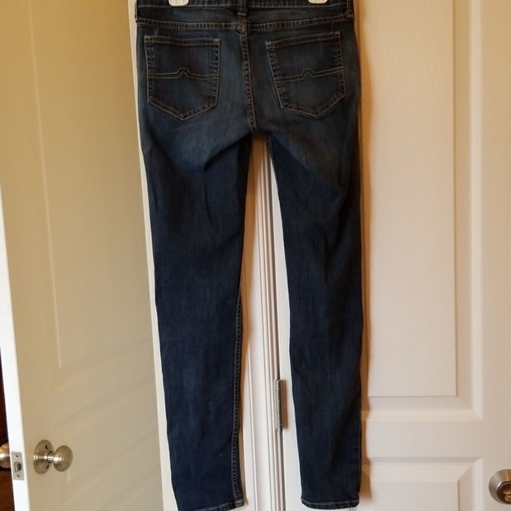 Jeans   - Picture 2 of 3